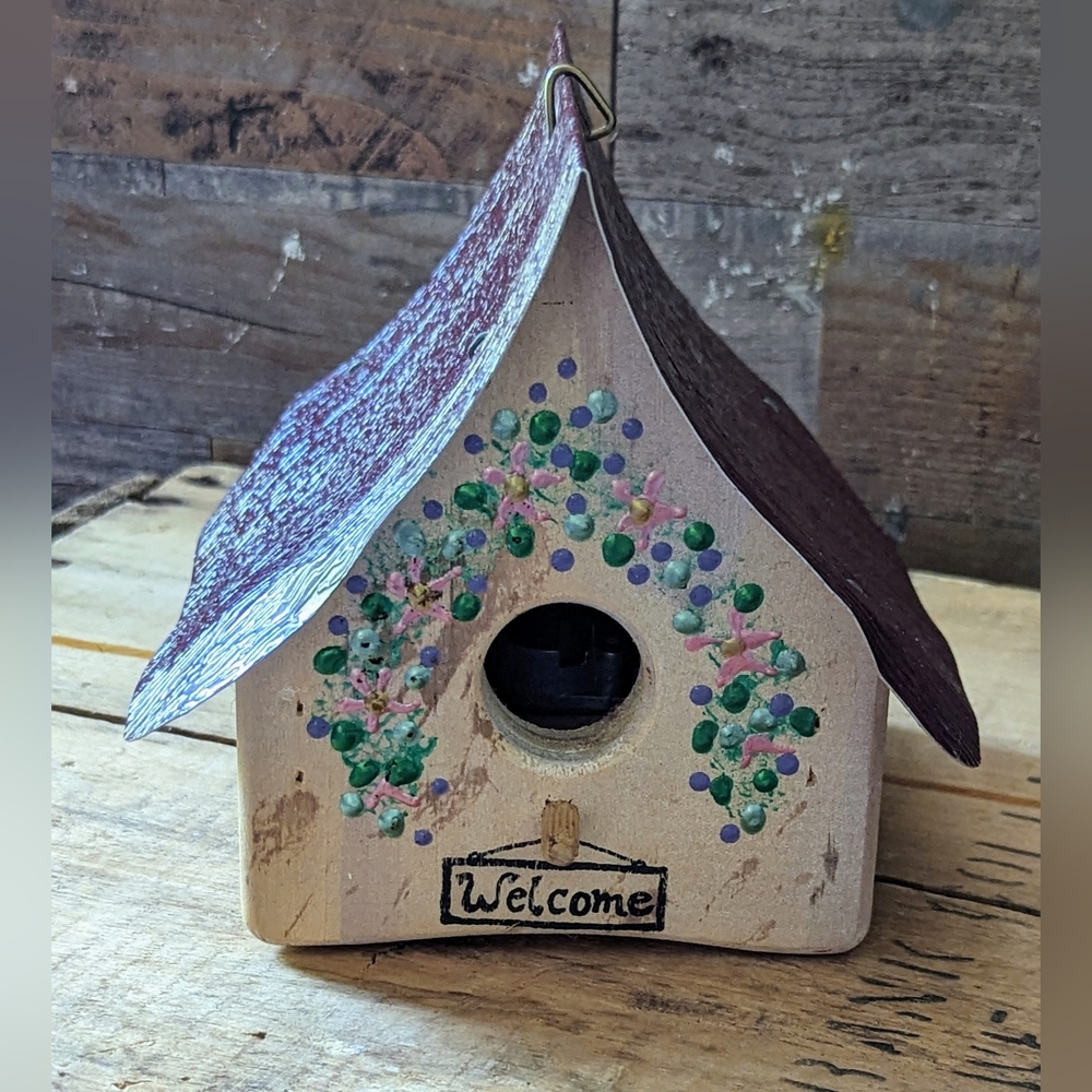Vintage Amish P Graham Dunn Heart of Amish Country Musical Bird House